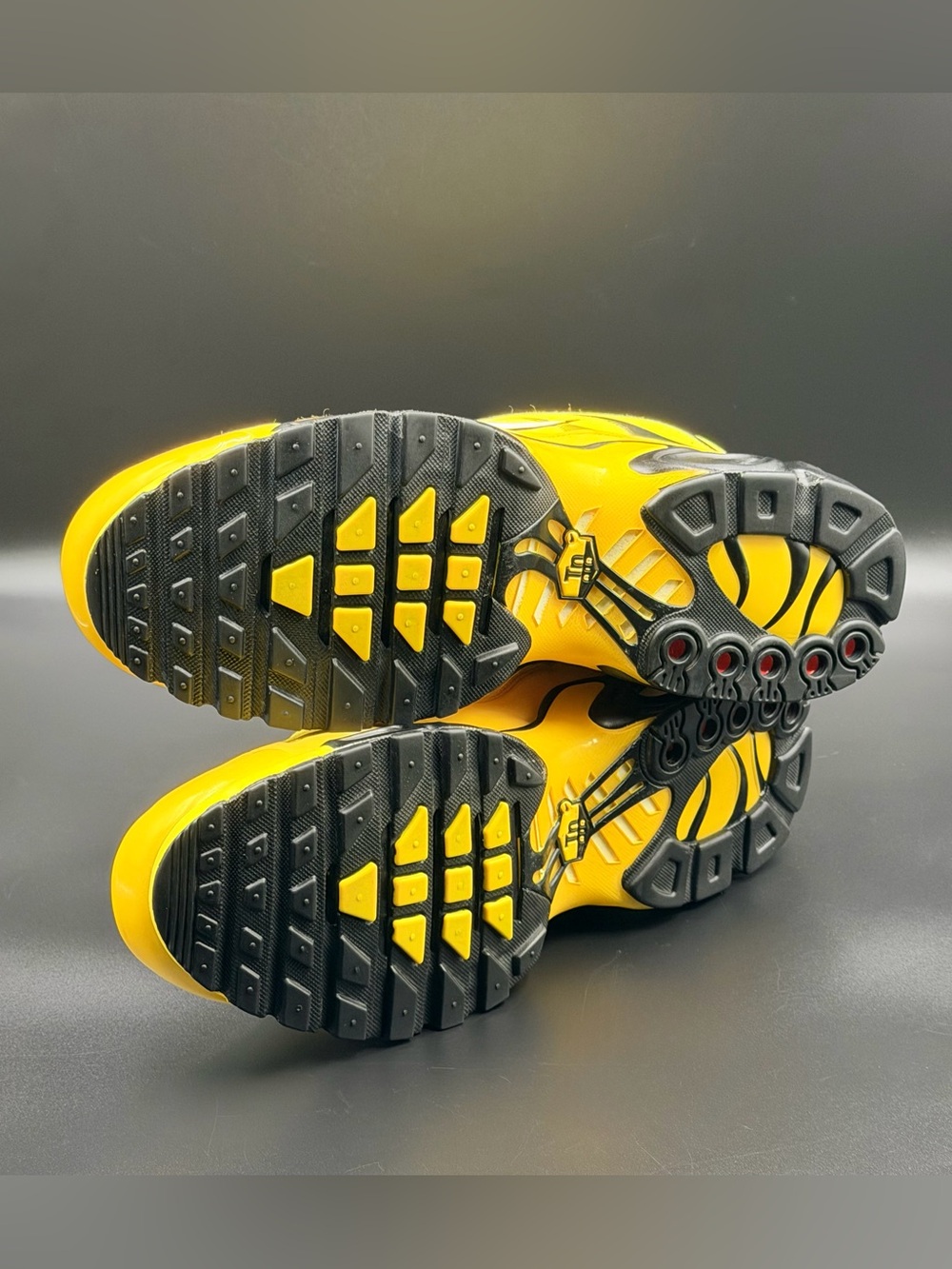 Nike Air Max Plus 'Frequency Pack' - Picture 8 of 11